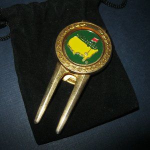 "MASTERS 3-IN-1 DIVOT TOOL" HIGHLY COLLECTIBLE & NEVER USED  CONDITION PERFECT!